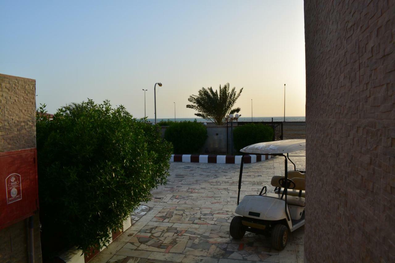 منتجع شاطئ العرب - خليج الرايس Rayyis Exterior photo